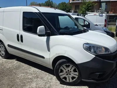 Usata Fiat Doblò 95 CV (69 kW) 2017 Bianco / pastello Monovolume