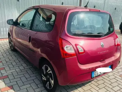 Usata Renault Twingo 75 CV (55 kW) 2012 Viola Utilitaria