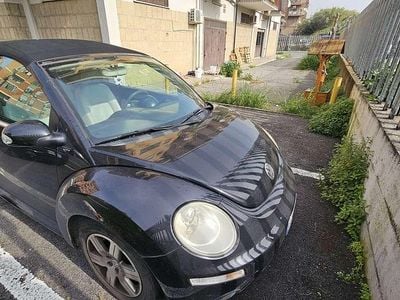Usata VW New Beetle 105 CV (77 kW) 2009 Nero Utilitaria