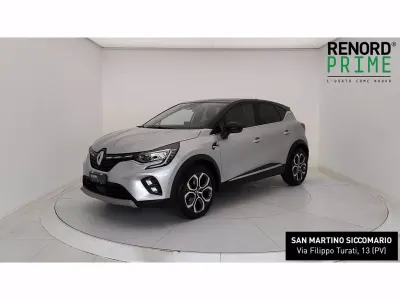 Usata Renault Captur Intens 101 CV (74 kW) 2023 Grigio cenere SUV