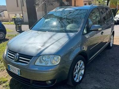 Usata VW Touran 2004 Grigio Monovolume