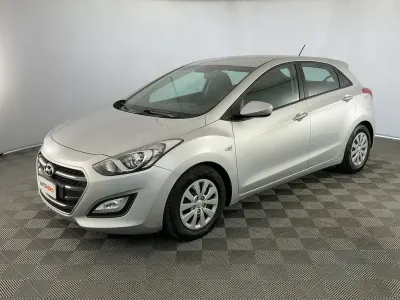 Usata Hyundai i30 Classic 110 CV (80 kW) 2015 Argento Berlina
