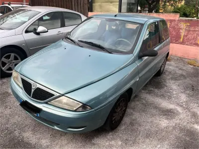 Usata Lancia Ypsilon 59 CV (43 kW) 2001 Blu Utilitaria