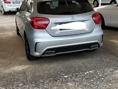 Usata Mercedes A180 109 CV (80 kW) 2014 Grigio Berlina