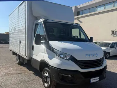 Usata Iveco Daily 136 CV (100 kW) 2024 Bianco Furgone