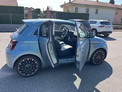 Usata Fiat 500e La Prima 86 kW (118 CV) 2021 Blu/azzurro Utilitaria