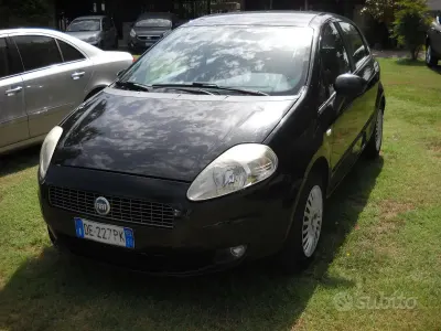 Usata Fiat Grande Punto 65 CV (47 kW) 2007 Nero Utilitaria