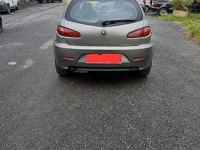 Usata Alfa Romeo 147 120 CV (88 kW) 2006 Grigio Utilitaria