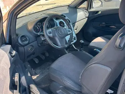 Usata Opel Corsa 75 CV (55 kW) 2007 Nero Utilitaria
