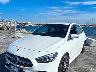 Usata Mercedes B180 AMG Line Premium 2020 Bianco Monovolume