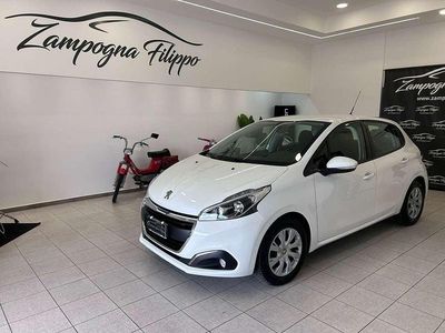 Bianco Usata 2018 Peugeot 208 Allure Utilitaria | 6999 € (Buon prezzo)