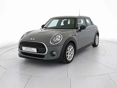 Usata Mini ONE 75 CV (55 kW) 2018 Moonwalk grey Utilitaria