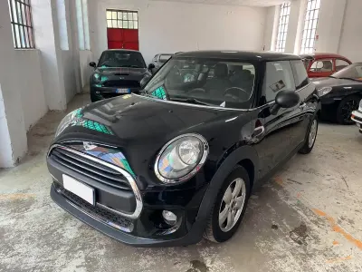 Usata Mini ONE 75 CV (55 kW) 2016 Nero Utilitaria
