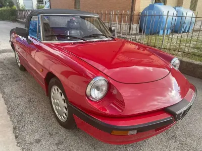 Usata Alfa Romeo Spider Quadrifoglio Verde 125 CV (91 kW) 1986 Rosso Cabrio