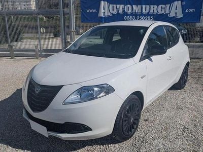 Usata Lancia Ypsilon 69 CV (50 kW) 2015 Bianco Utilitaria