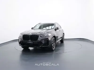 Usata BMW X4 M Sport 190 CV (139 kW) 2024 Saphirschwarz metallizzato SUV