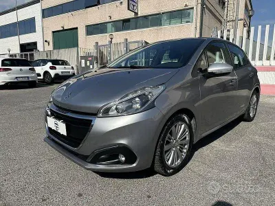 Usata Peugeot 208 Allure 83 CV (61 kW) 2019 Grigio Utilitaria