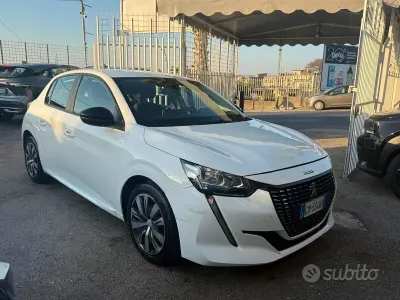Usata Peugeot 208 Allure 102 CV (75 kW) 2023 Bianco Utilitaria