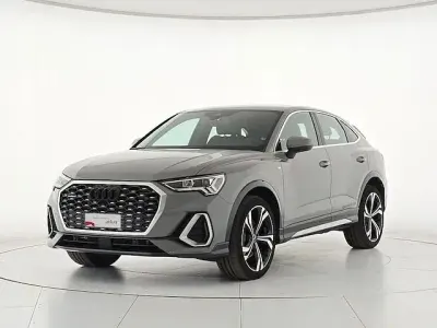 Usata Audi Q3 Sportback Comfort 200 CV (147 kW) 2023 Verniciature personalizzate au SUV