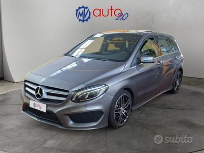 Usata Mercedes B180 Premium 109 CV (80 kW) 2017 Grigio Monovolume