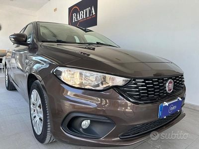 Usata Fiat Tipo Easy 120 CV (88 kW) 2017 Marrone Berlina