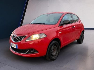 Usata Lancia Ypsilon Silver 84 CV (61 kW) 2022 Rosso Utilitaria