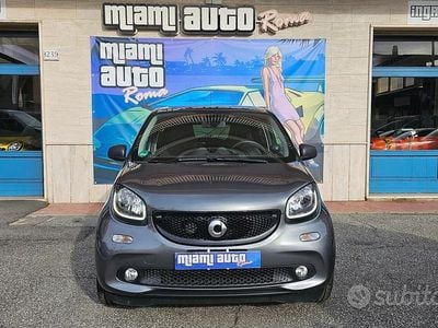Usado Smart ForFour Passion 90 CV (66 kW) 2019 Gris Utilitario
