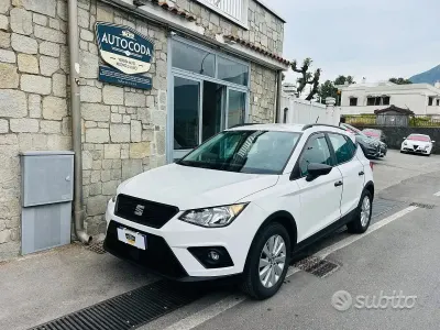 Käytetty Seat Arona 90 HP (66 kW) 2021 Valkoinen Katumaasturi