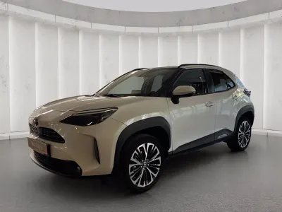 Usata Toyota Yaris Cross Lounge 116 CV (85 kW) 2023 Bianco perla SUV