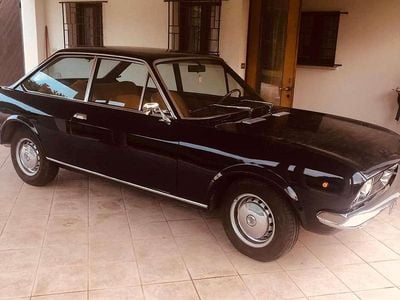 Usata Fiat 124 Sport 481 CV (353 kW) 1972 Blu/azzurro Coupé