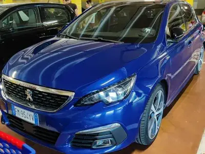Usata Peugeot 308 GT-line 131 CV (96 kW) 2017 Blu/azzurro Berlina