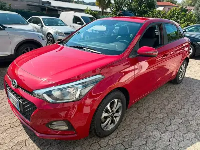Usata Hyundai i20 Advanced 75 CV (55 kW) 2019 Rosso Utilitaria