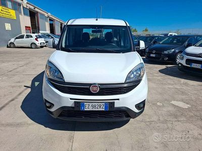 Usata Fiat Doblò Lounge 120 CV (88 kW) 2015 Bianco Monovolume