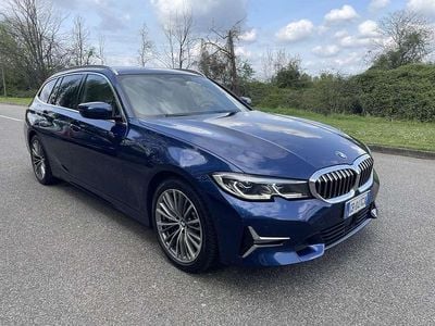 Usata BMW 330 Luxury Line 258 CV (189 kW) 2020 Blu/azzurro Station wagon