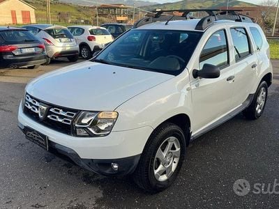 Usata Dacia Duster Lauréate 110 CV (80 kW) 2017 Bianco SUV