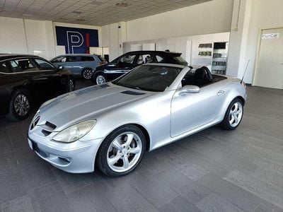 Usata Mercedes SLK350 272 CV (200 kW) 2005 Argento Cabrio