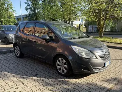 Usata Opel Meriva 95 CV (69 kW) 2011 Grigio Monovolume