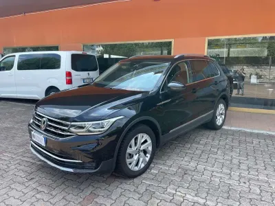 Usata VW Tiguan Elegance 200 CV (147 kW) 2022 Nero SUV
