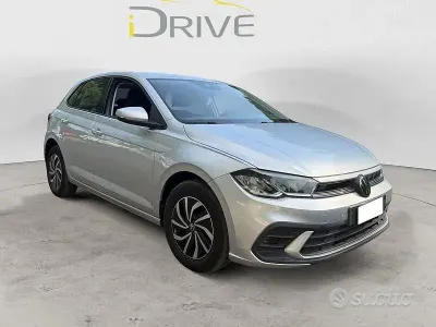 Usata VW Polo 95 CV (69 kW) 2022 Grigio Utilitaria
