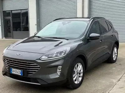 Usata Ford Kuga Titanium 120 CV (88 kW) 2022 SUV