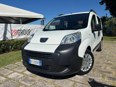 Usata Peugeot Bipper 75 CV (55 kW) 2012 Bianco Monovolume