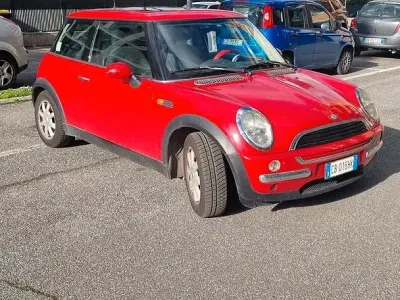 Usata Mini ONE 90 CV (66 kW) 2002 Rosso Utilitaria