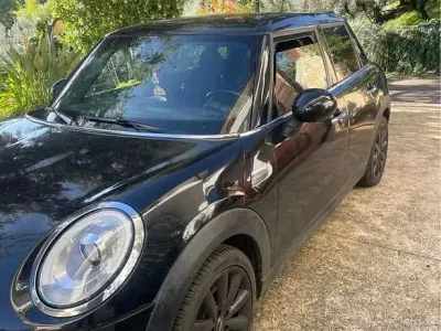 Usata Mini Cooper D Business 116 CV (85 kW) 2016 Nero Utilitaria