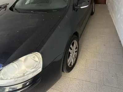 Begagnad VW Golf IV 105 HK (77 kW) 2006 Svart Halvkombi