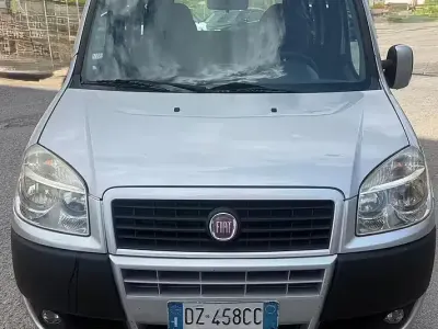 Usata Fiat Doblò Dynamic 105 CV (77 kW) 2009 Grigio Monovolume