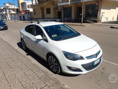 Usata Opel Astra Cosmo 2013 Bianco Berlina