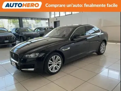 Usata Jaguar XF Chequered Flag 180 CV (132 kW) 2019 Nero Berlina