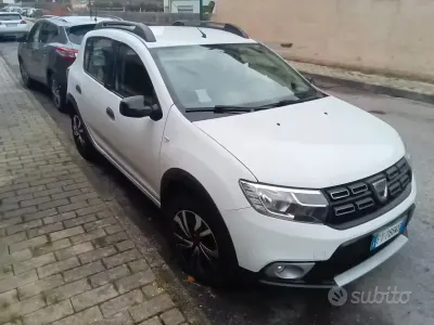 Usata Dacia Sandero Stepway 95 CV (69 kW) 2019 Bianco Berlina