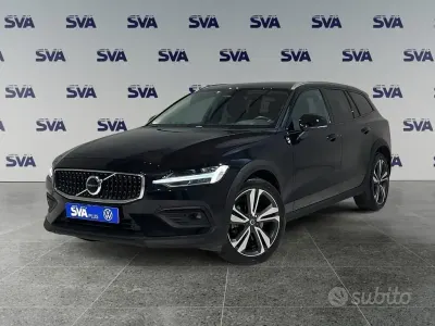 Usata Volvo V60 CC Plus 197 CV (144 kW) 2024 Nero Station wagon