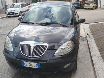 Usata Lancia Ypsilon 70 CV (51 kW) 2005 Nero Utilitaria